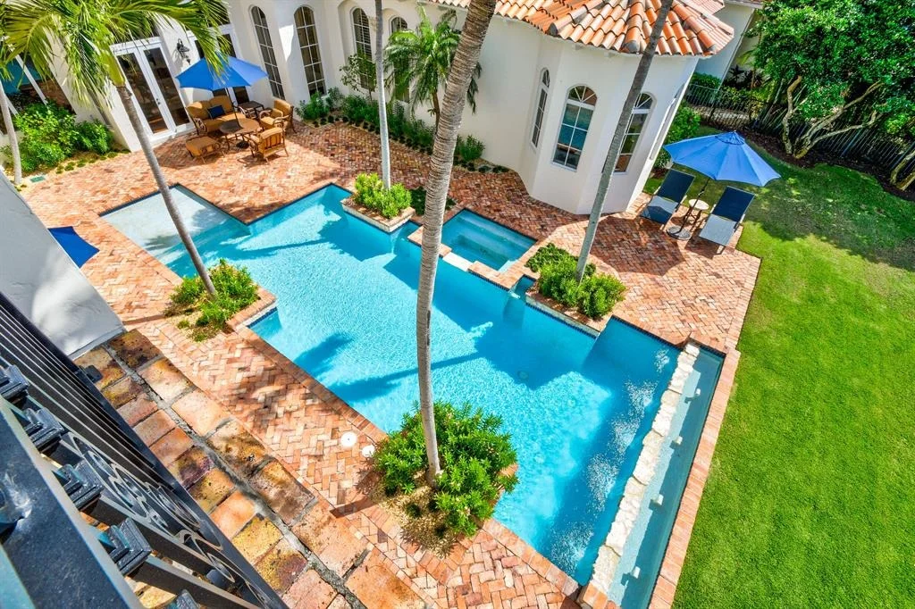 Photo of 652 Hermitage Circle