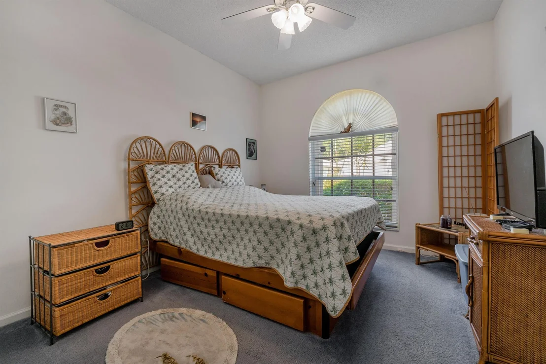 Photo of 10827 Madison Drive