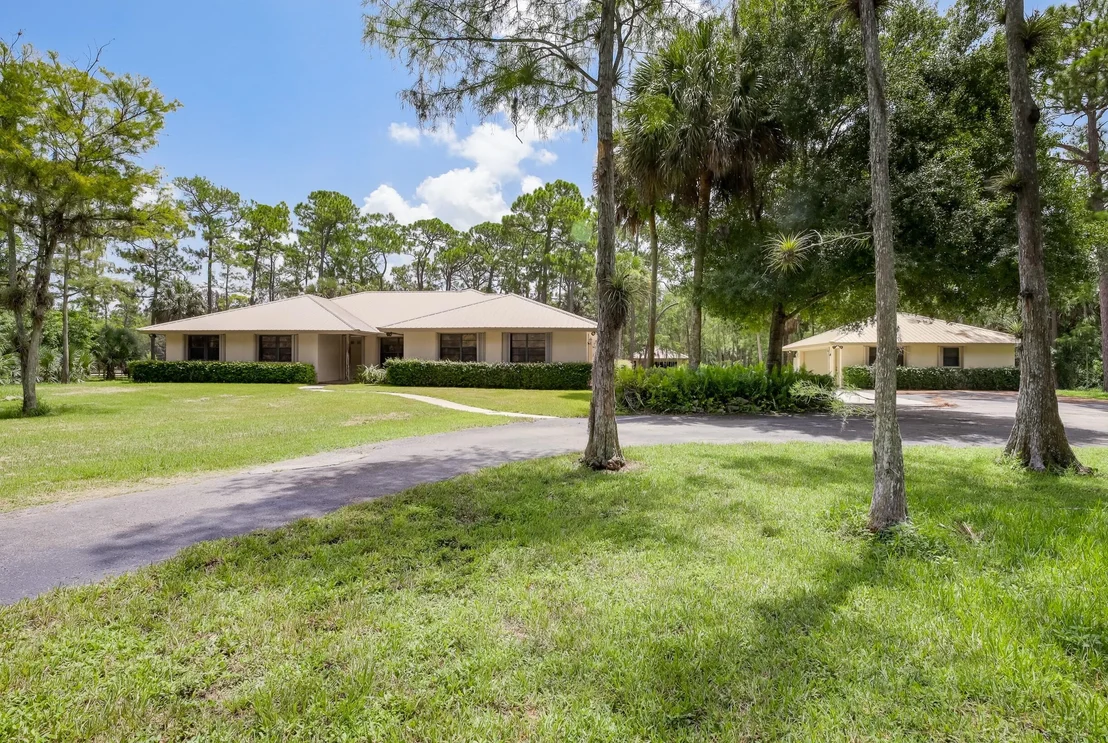 Photo of 2370 Deer Run Boulevard
