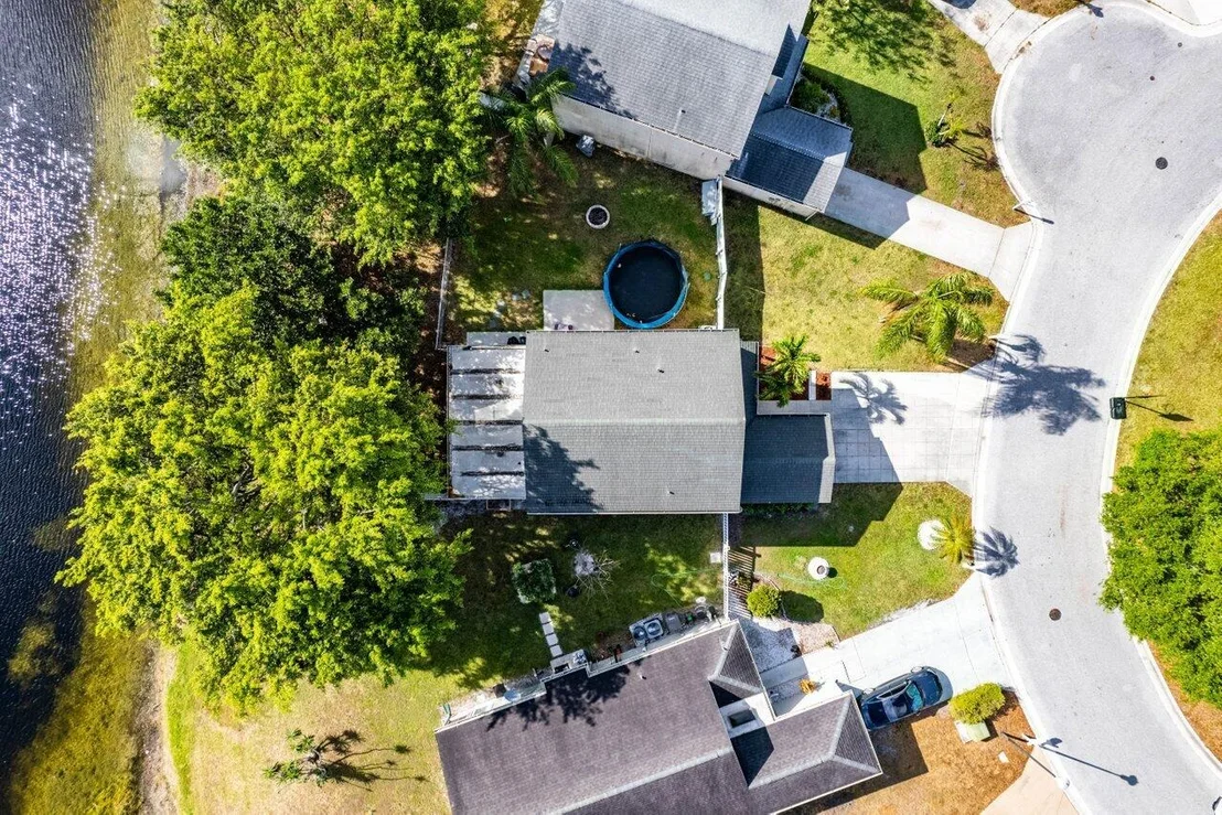 Photo of 4656 Lakeside Circle