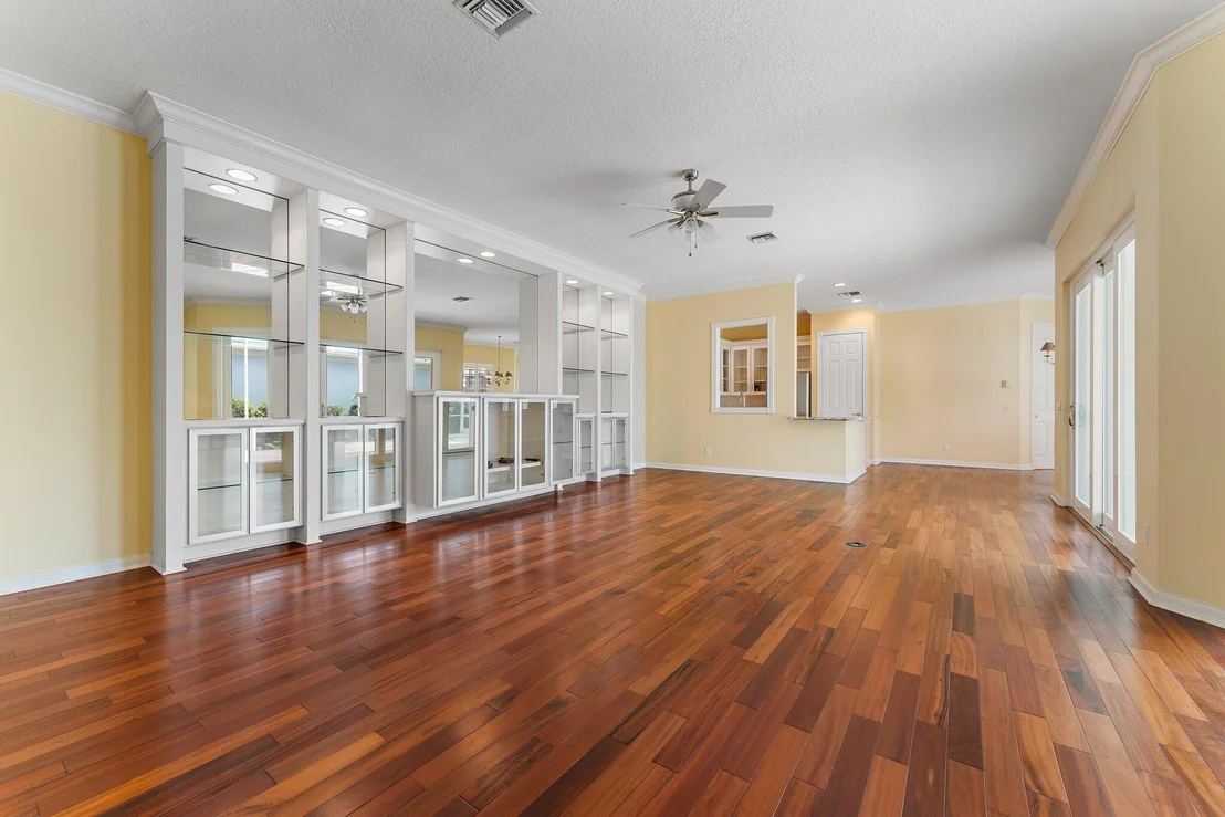 Photo of 215 New Haven Boulevard