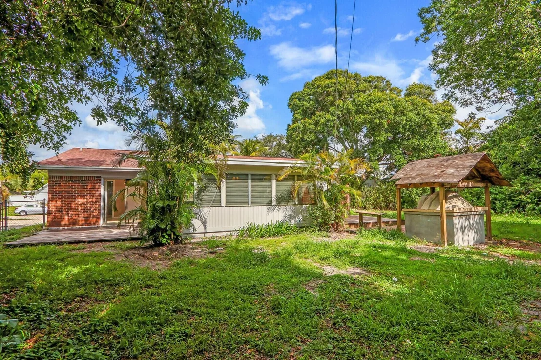 Photo of 809 Poplar Drive