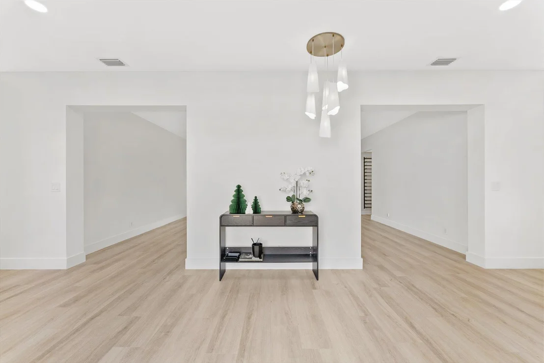 Photo of 872 Lilac Drive