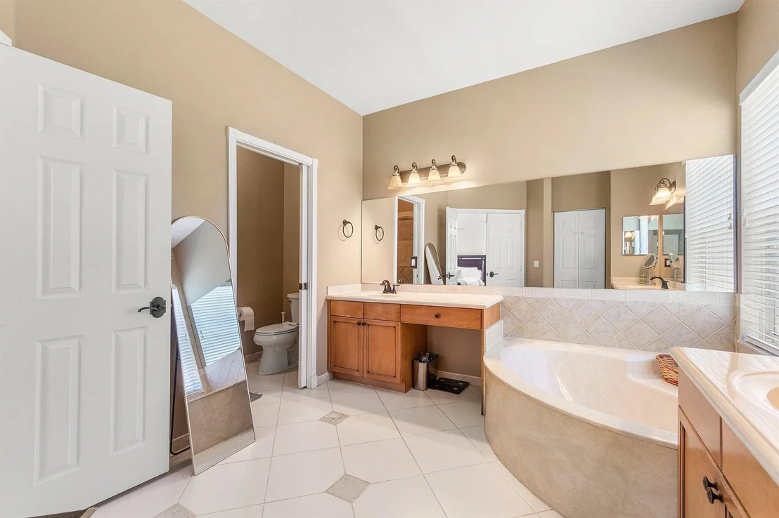 Photo of 6329 Stonehurst Circle