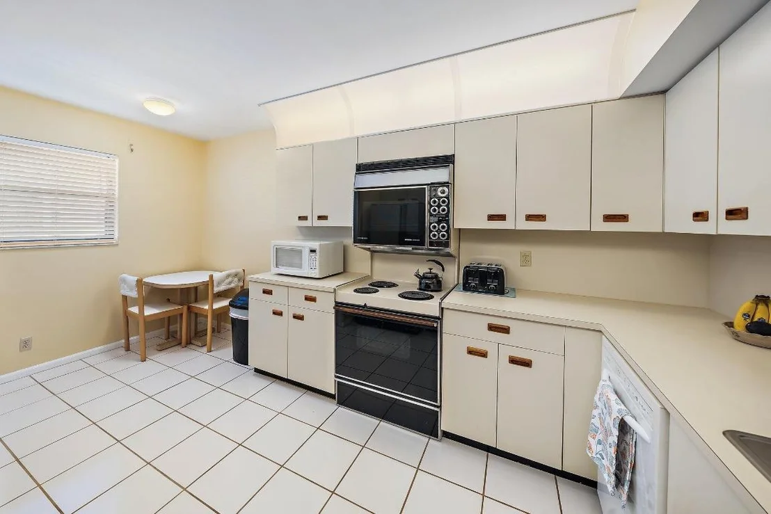 Photo of Unit 203C at 300 N Highway A1a