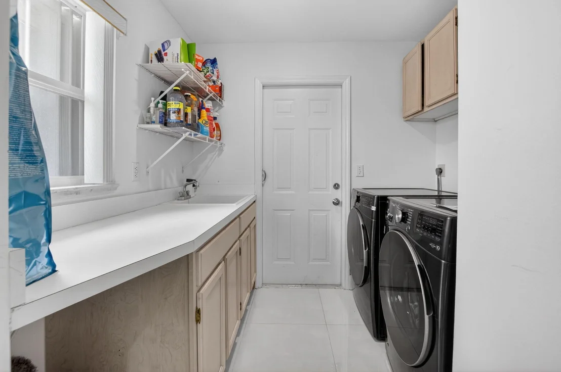 Photo of 5501 Grande Palm Circle