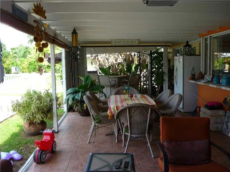 Photo of 6298 Lakeshore Drive