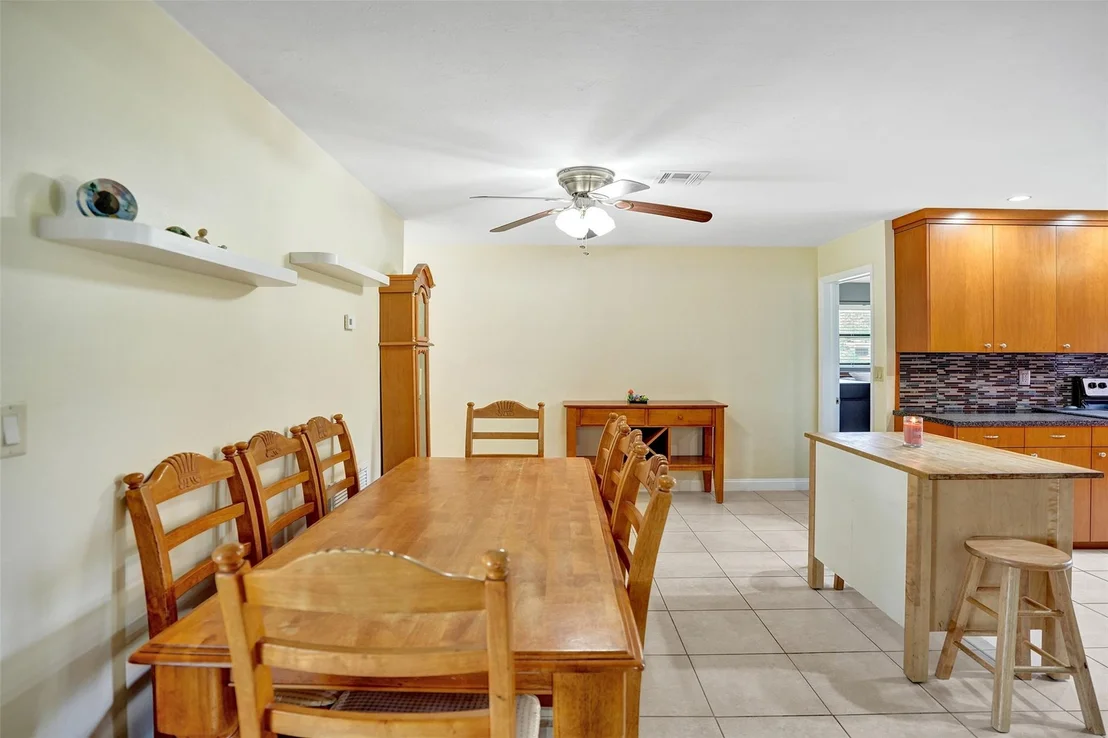 Photo of 1709 E River Drive