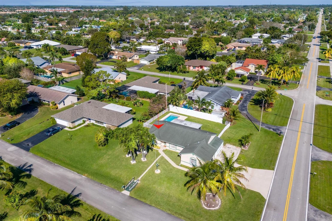 Photo of 2 W Cypress Road