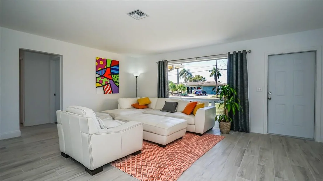 Photo of 330 SE 5th Terrace
