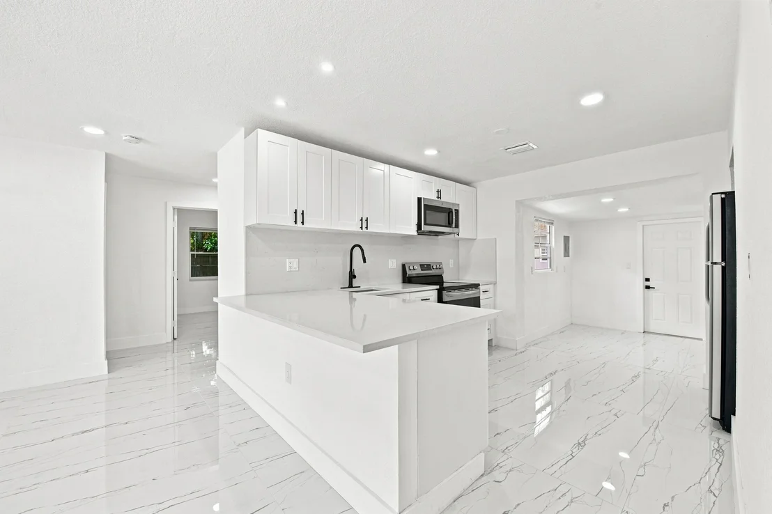 Photo of 2801 NE 8TH Terrace