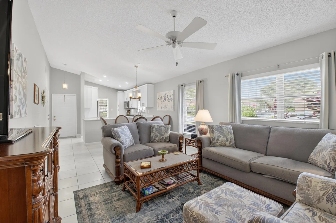 Photo of Unit A at 8130 Springtree Road