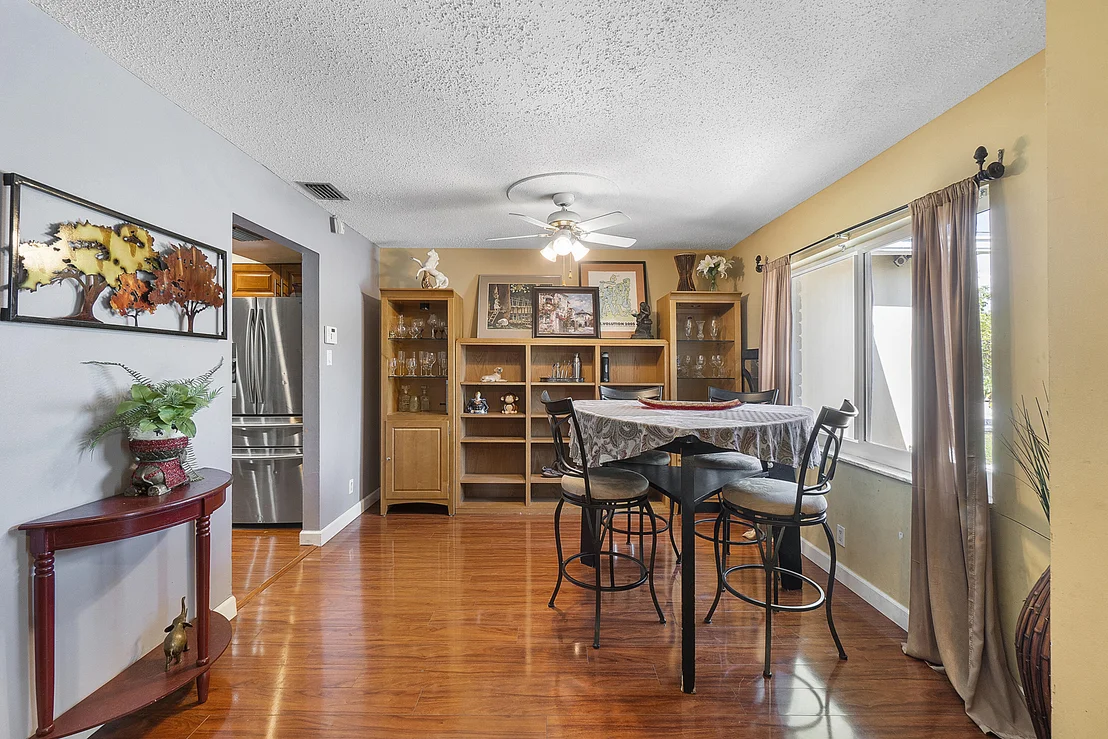 Photo of 6972 NW 8th Street