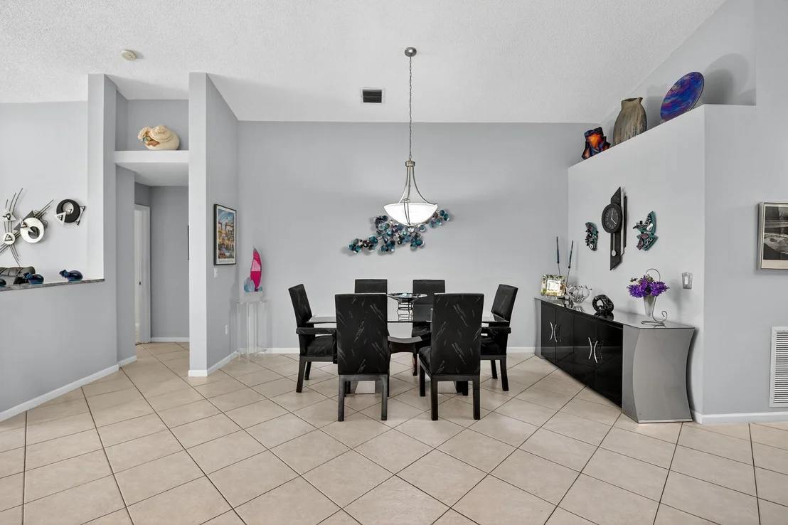 Photo of 7844 Ambleside Way