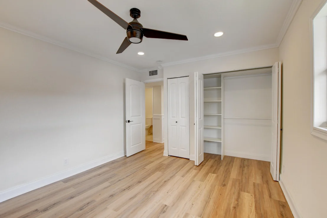 Photo of 449 Normandy J