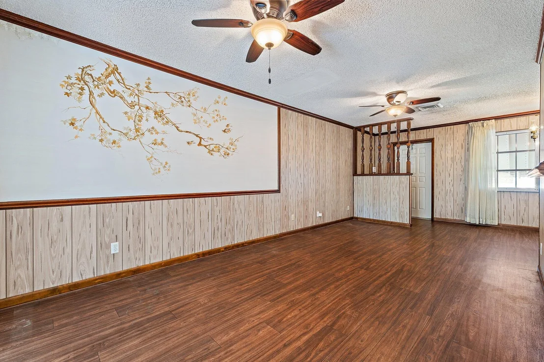 Photo of 1866 Len Drive