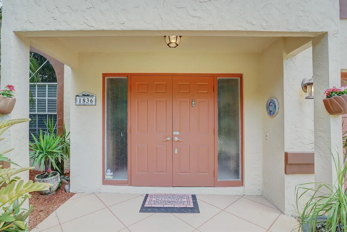 Photo of 1836 Edgewater Drive