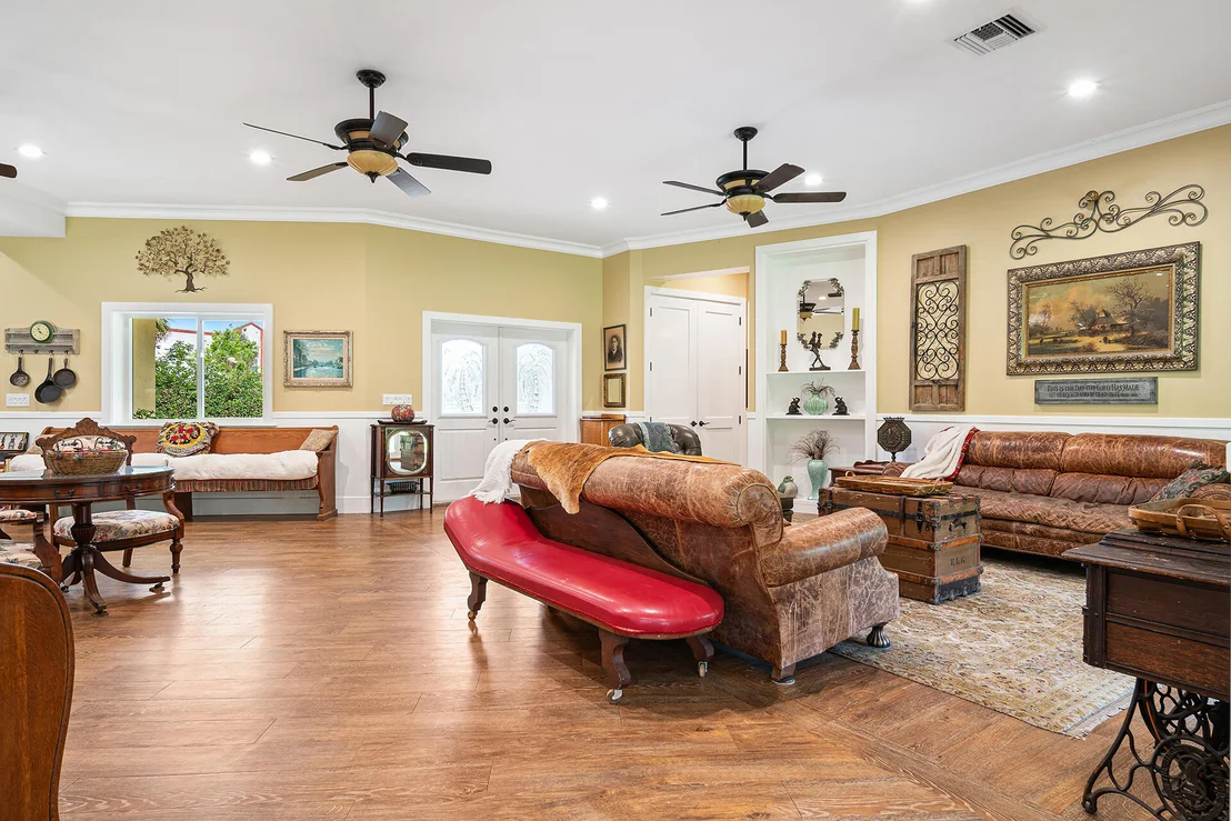 Photo of 6624 Dillman Road