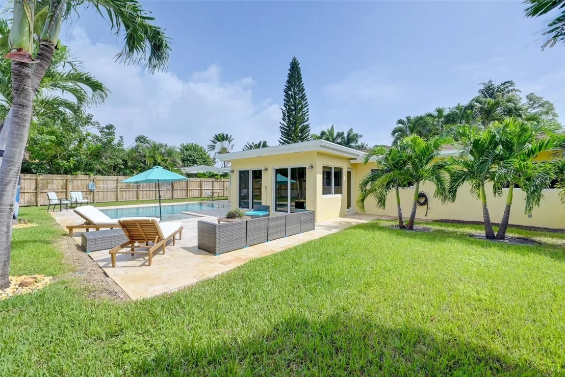 Photo of 807 SE 10th Terrace