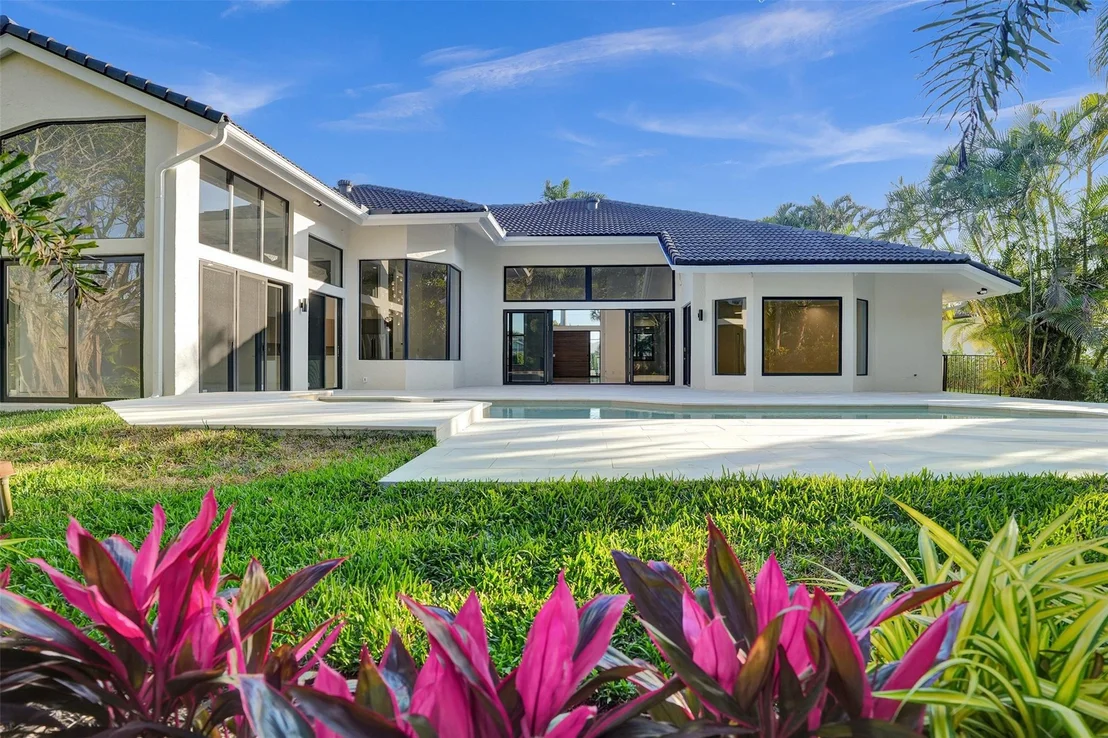 Photo of 4701 Pine Tree Drive