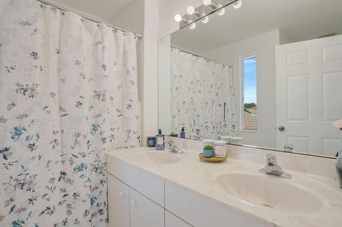 Photo of 7039 Middlebury Drive