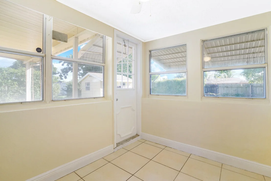 Photo of 3031 Scanlan Avenue