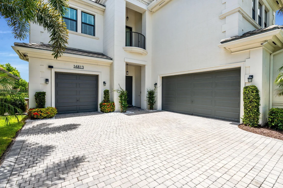 Photo of 16813 PAVILION Way