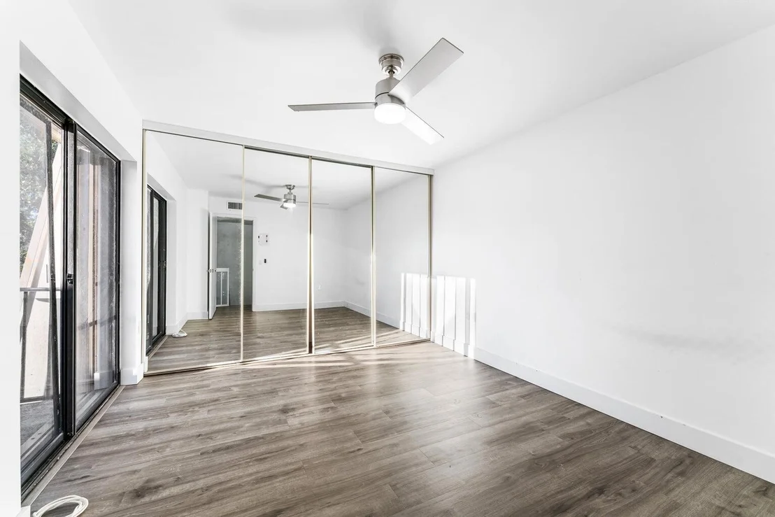 Photo of Unit 708 at 1700 Embassy Drive