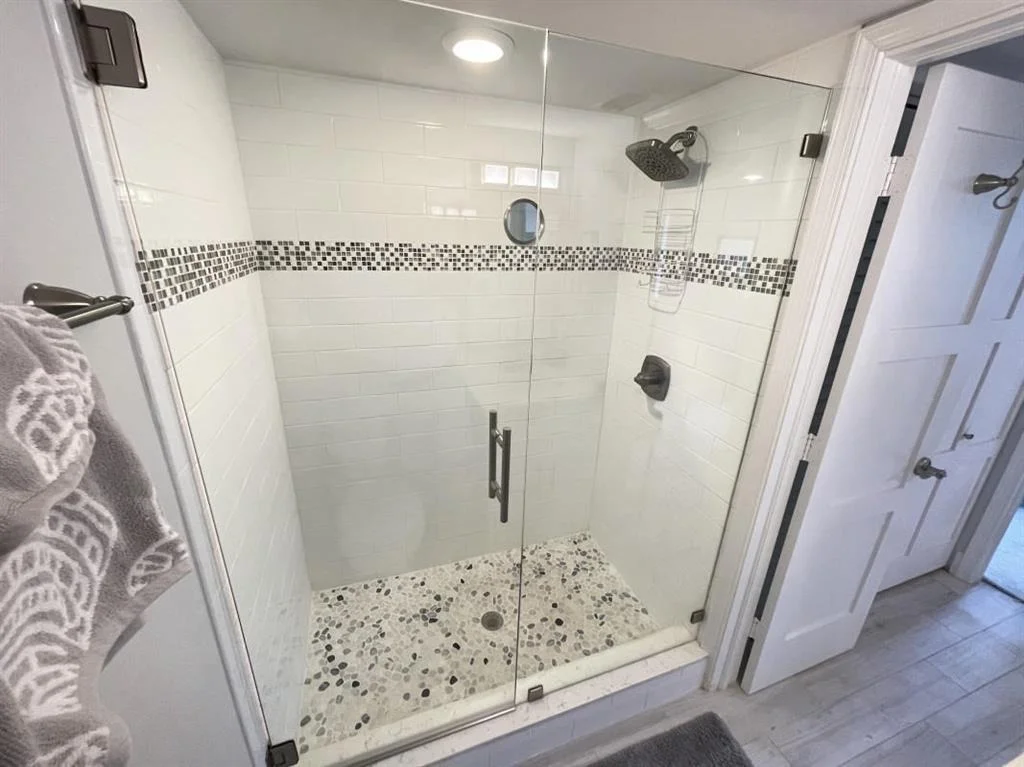 Photo of Unit F at 701 Pinecrest Circle