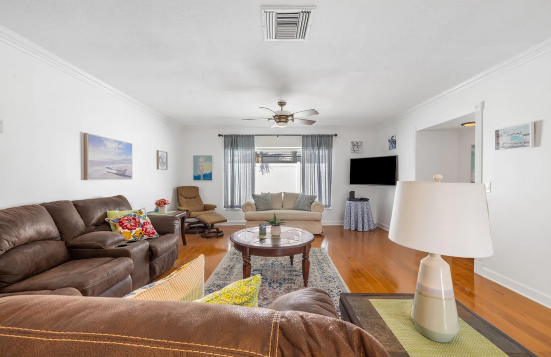 Photo of 925 Cypress Drive