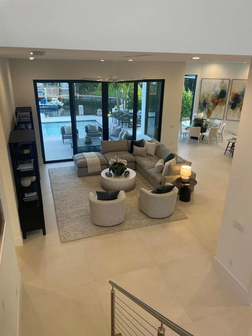 Photo of 660 NE 29th Place