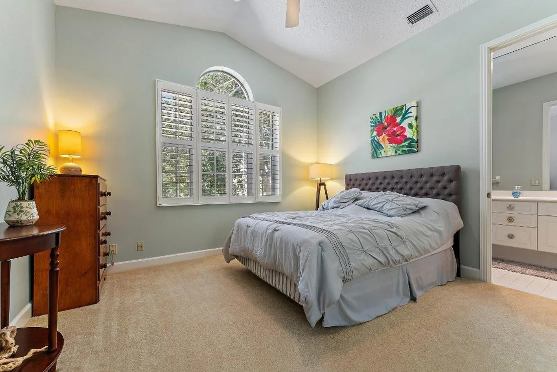 Photo of 18440 SE Lakeside Drive