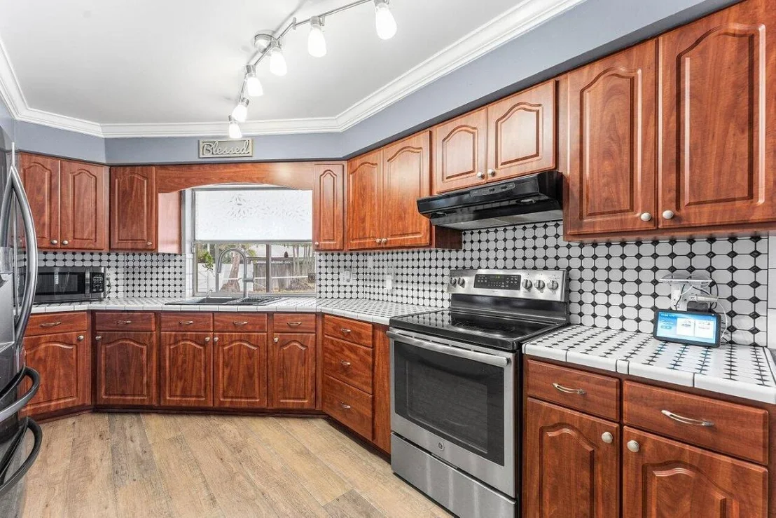 Photo of 5455 Pine Tree Drive