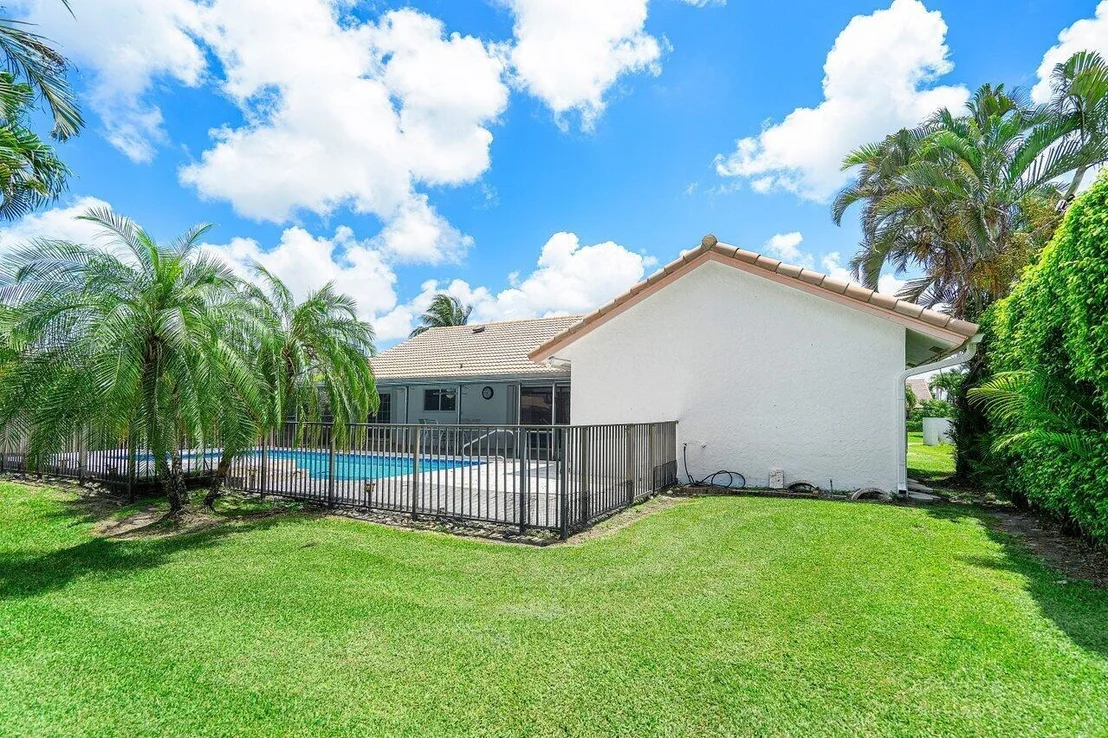 Photo of 9439 Sun Pointe Drive