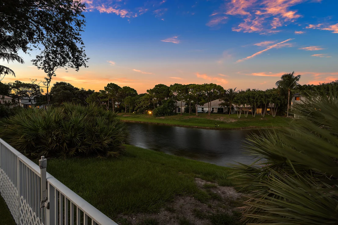 Photo of 583 Canoe Point