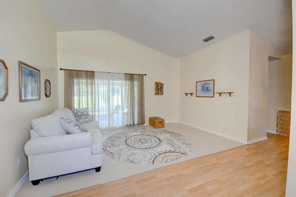 Photo of 4284 SE Rainbows End