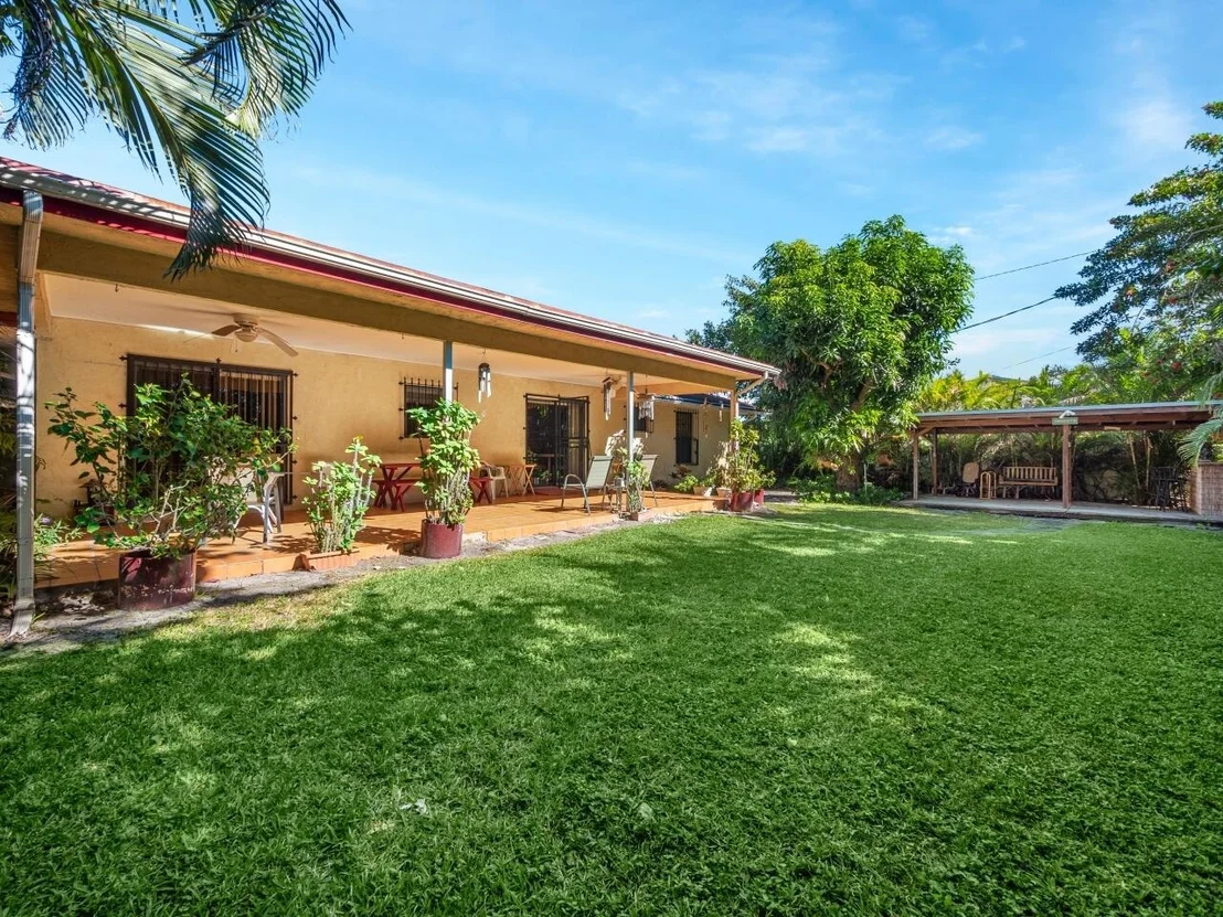 Photo of 370 Ellamar Road