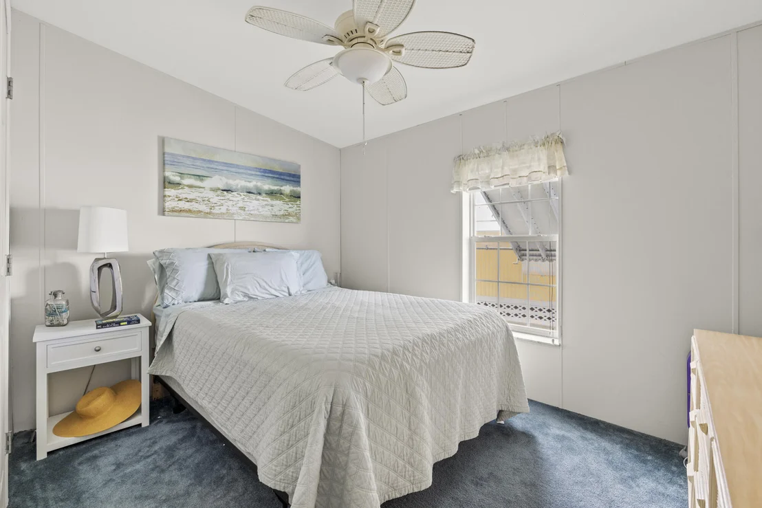 Photo of 237 SE Easy Street