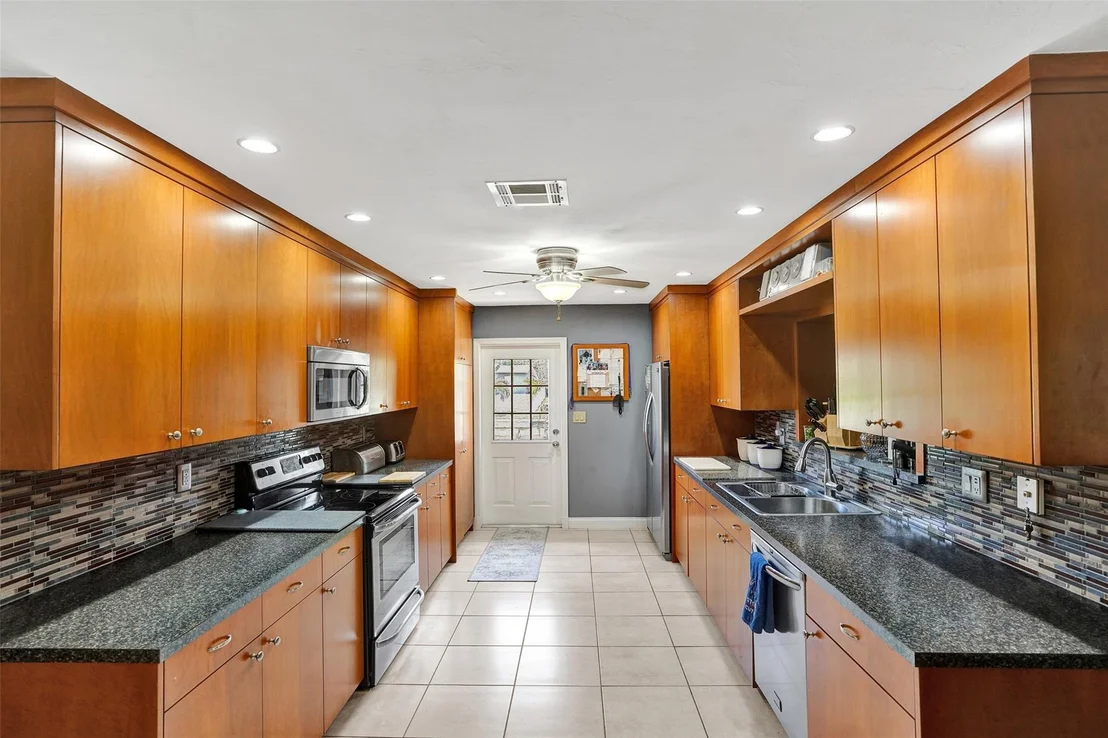 Photo of 1709 E River Drive