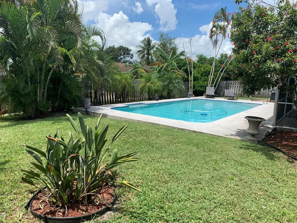 Photo of 1361 Pinetta Circle