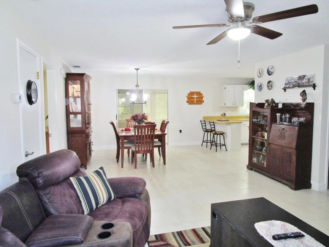 Photo of 541 SE 35th Terrace