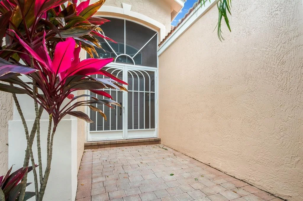 Photo of 6863 Viale Elizabeth