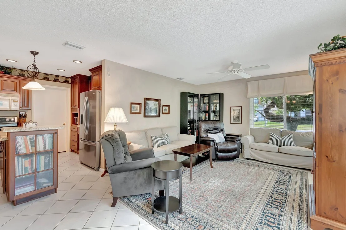 Photo of 6393 Lansdowne Circle