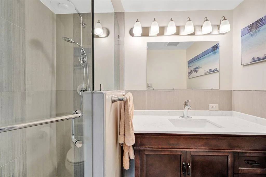Photo of 371 SE 5th Avenue