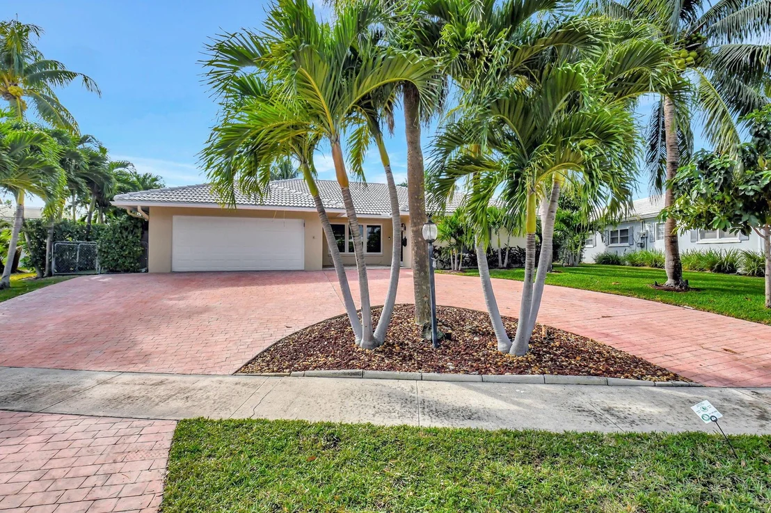 Photo of 850 Holly Lane