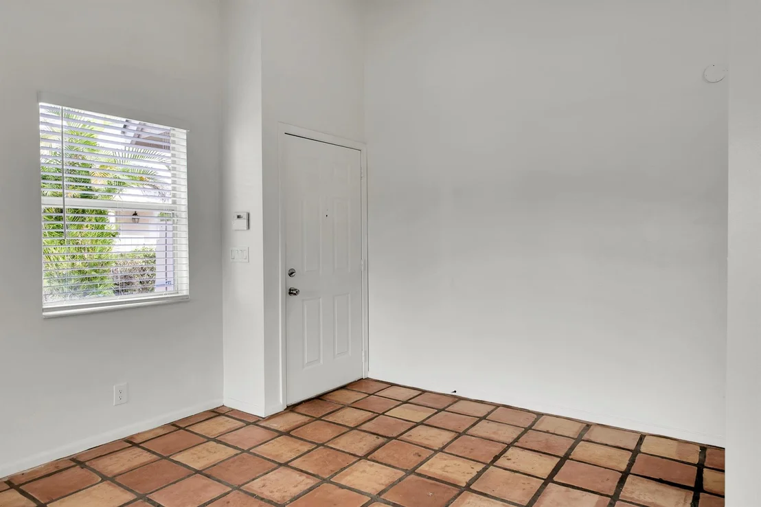 Photo of 1893 Discovery Way