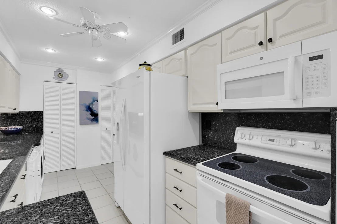 Photo of 802 Summerwinds Lane