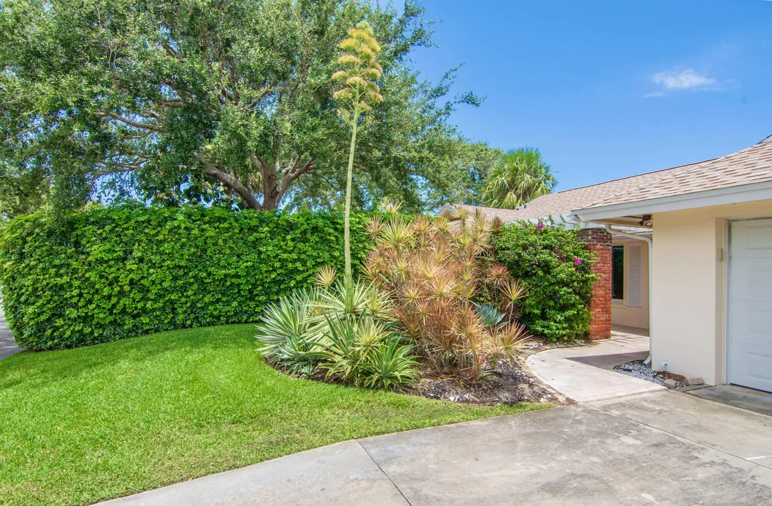 Photo of 1060 Clipper Road