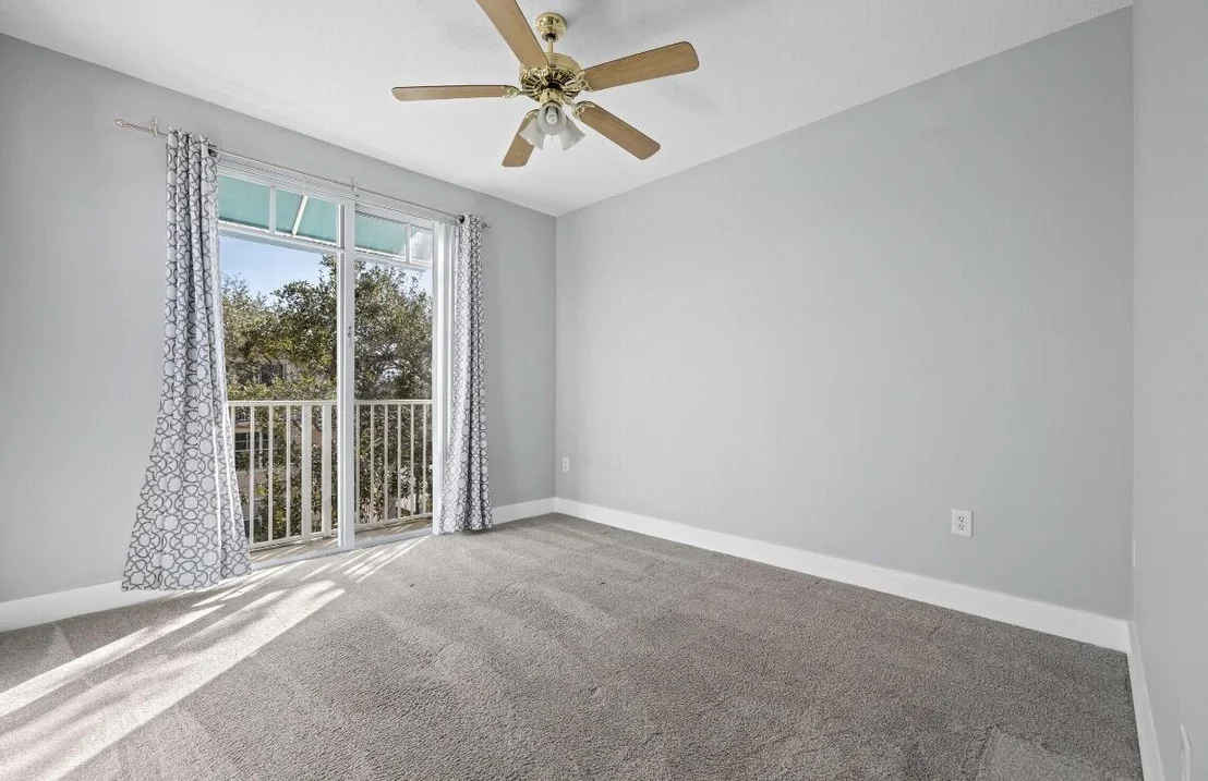 Photo of Unit 21 at 1116 University Boulevard