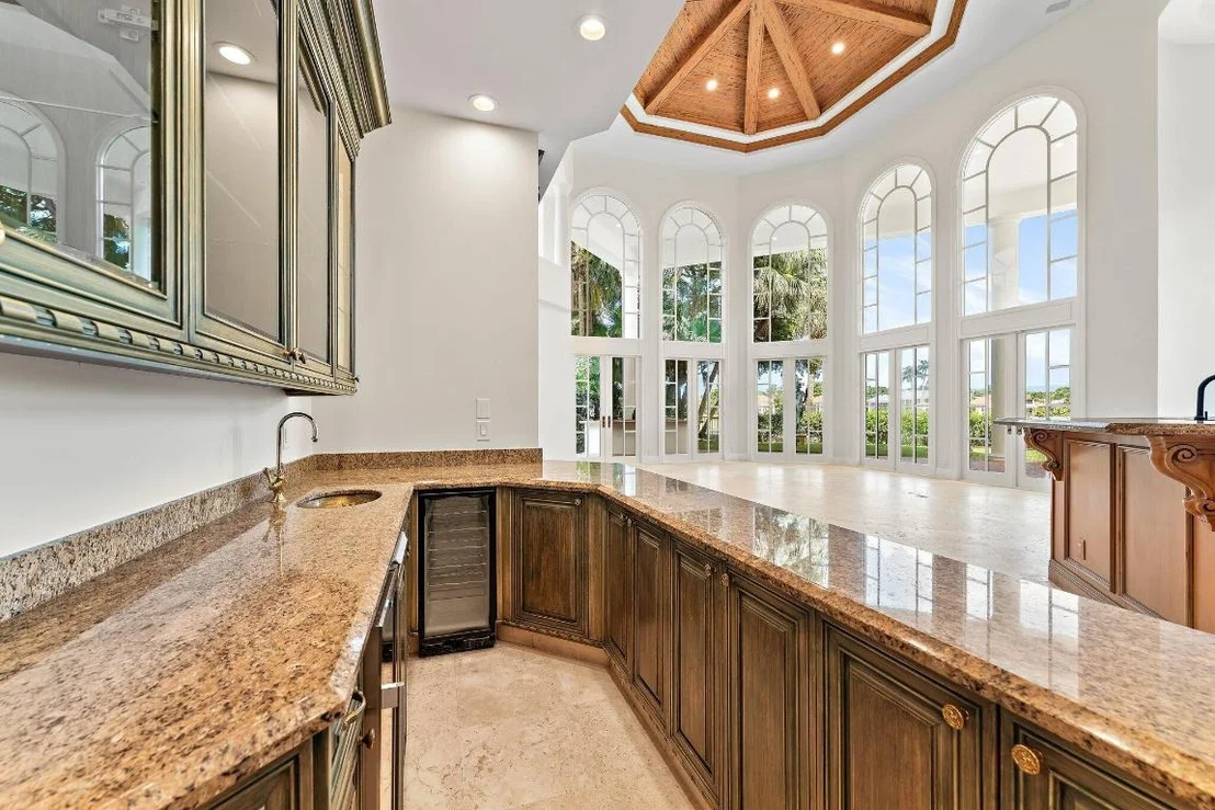 Photo of 42 Saint Thomas Drive